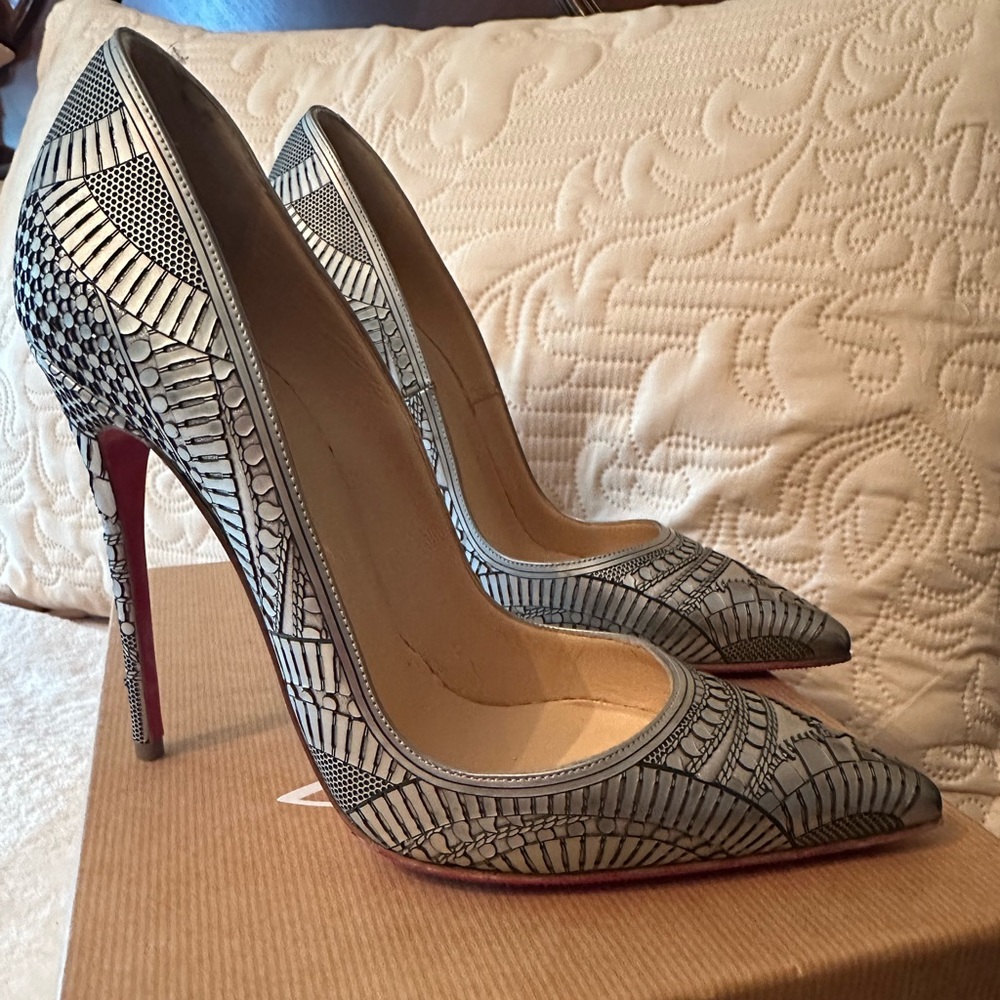 CHRISTIAN LOUBOUTIN KRISTALI 120 SILVER PUMP! RARE!